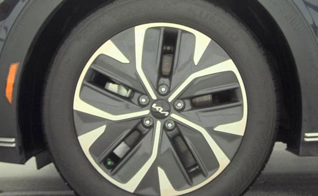 Certified 2024 Kia EV6 Light image 8