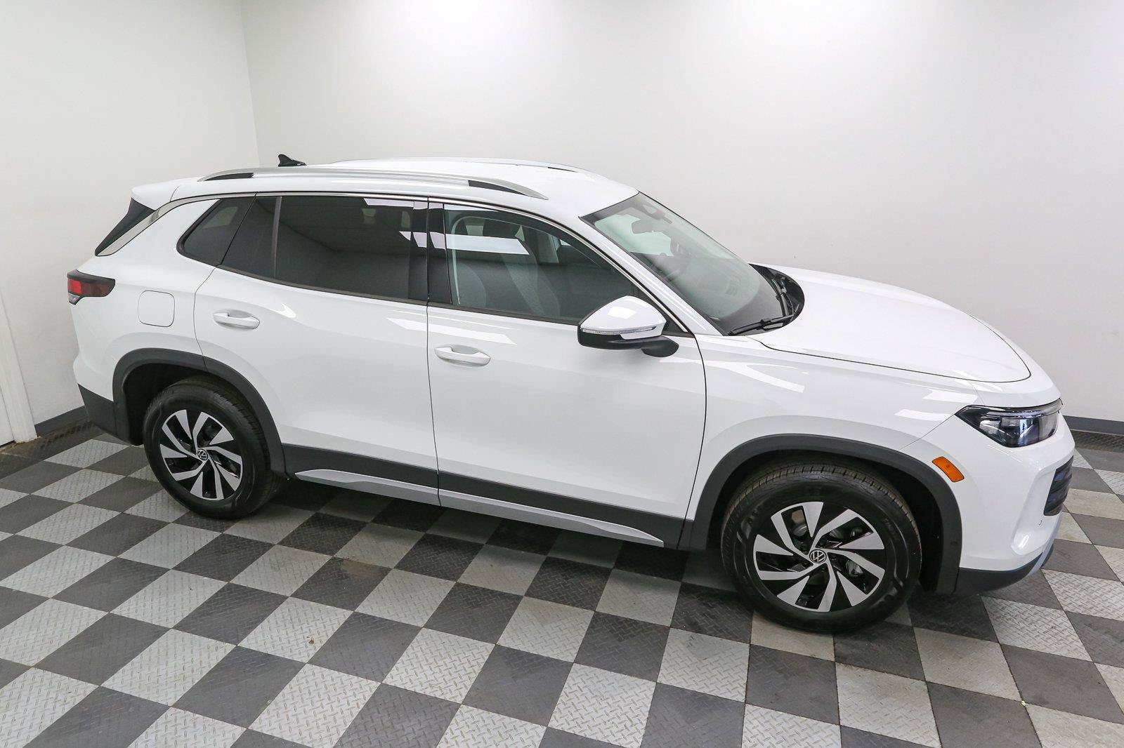 New 2026 Volkswagen Tiguan S AWD/4WD image 5