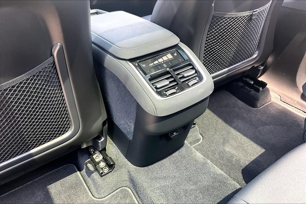 Certified 2026 Volvo XC90 B6 Plus AWD/4WD image 31