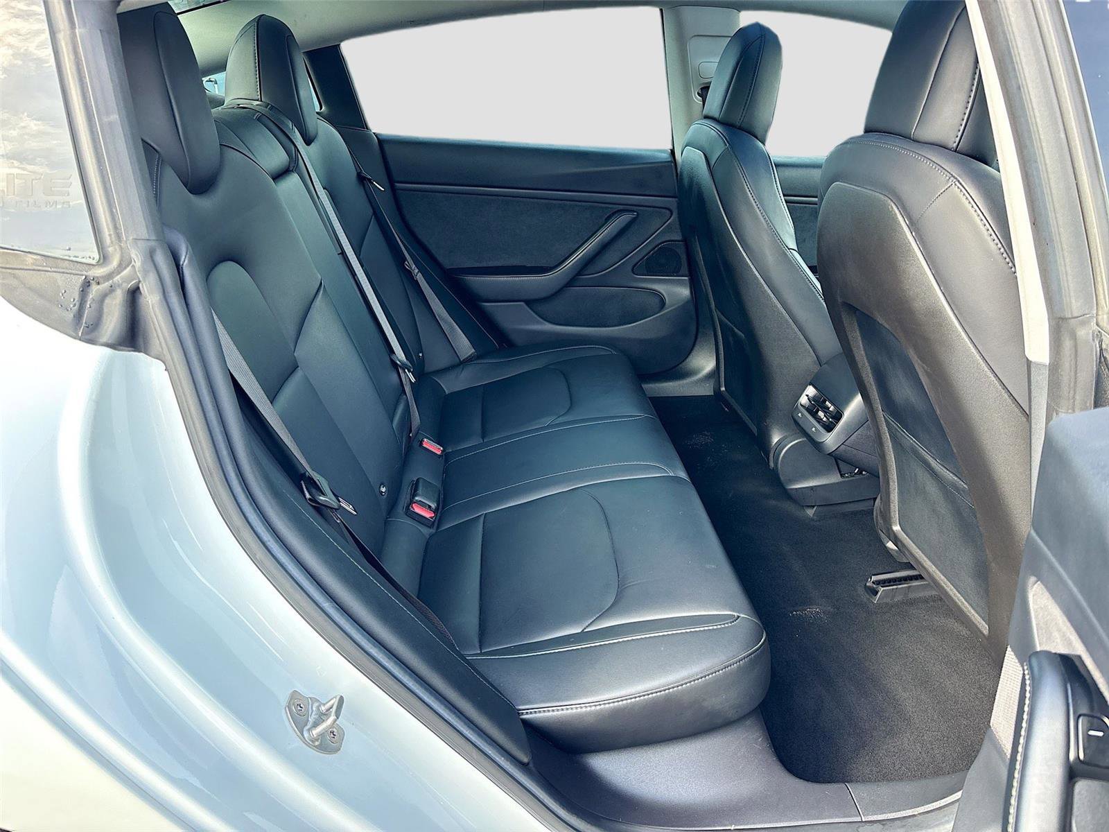 Used 2018 Tesla Model 3 Long Range RWD image 27