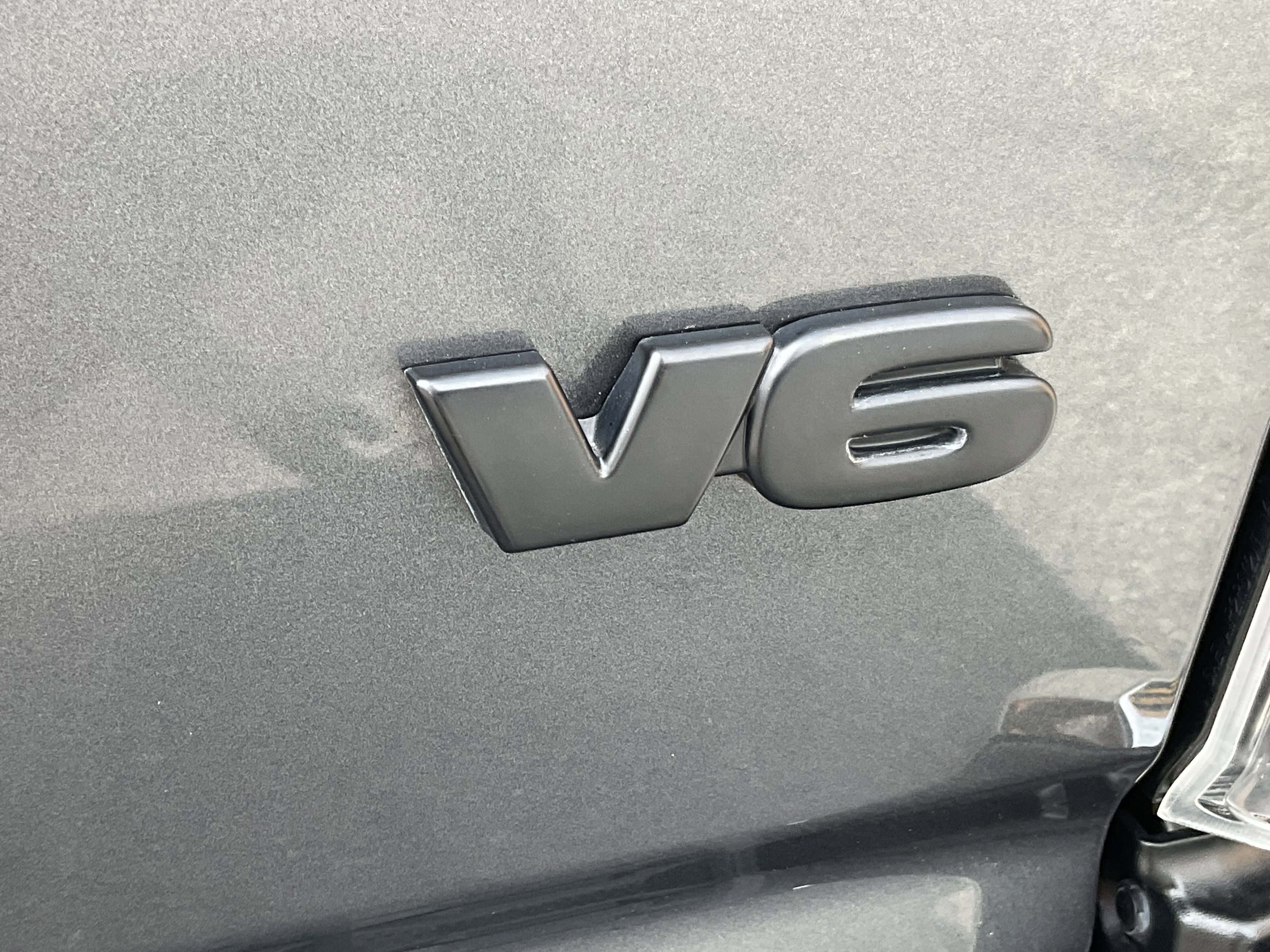 Used 2023 Toyota Tacoma TRD Off-Road w/ Black Out Package (TMS) image 9