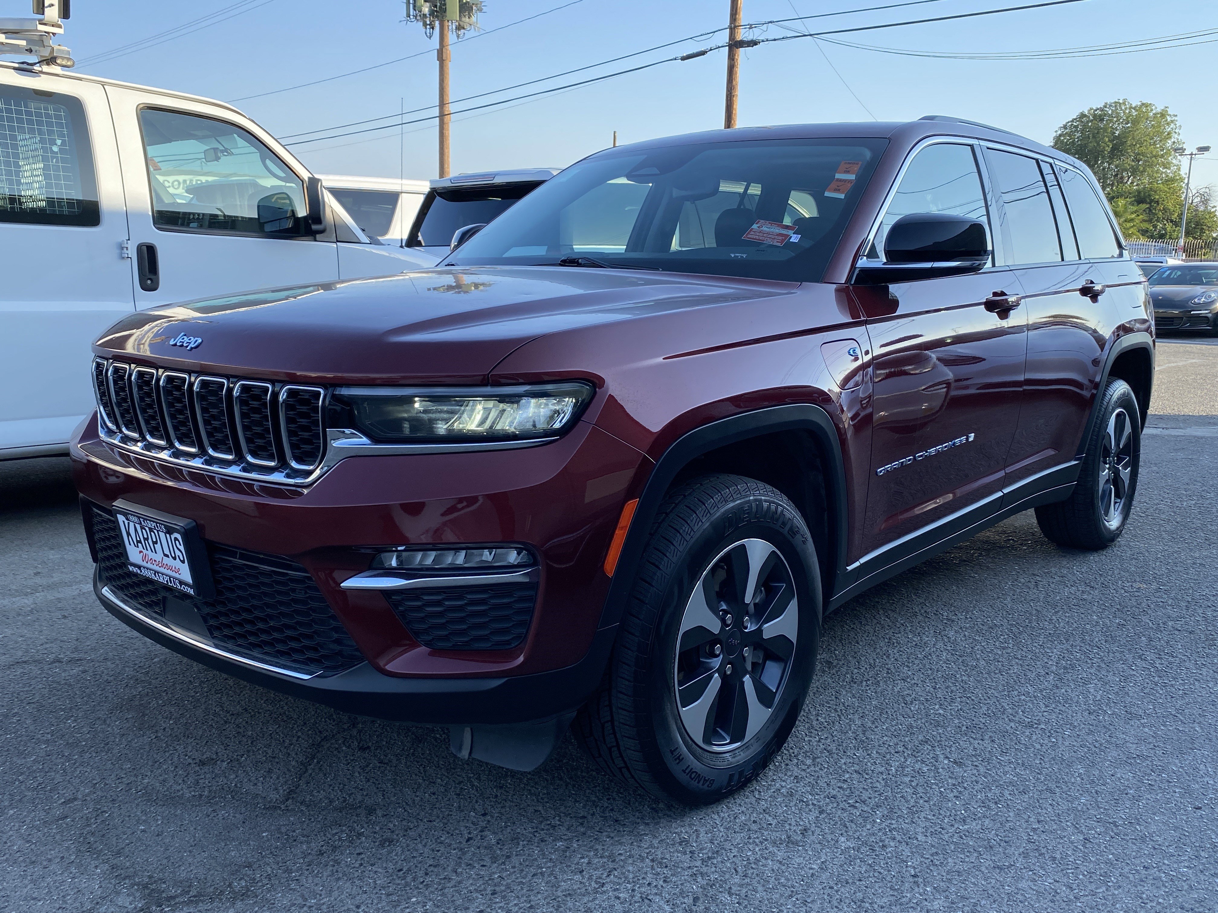Used 2023 Jeep Grand Cherokee 4WD 4xe image 2