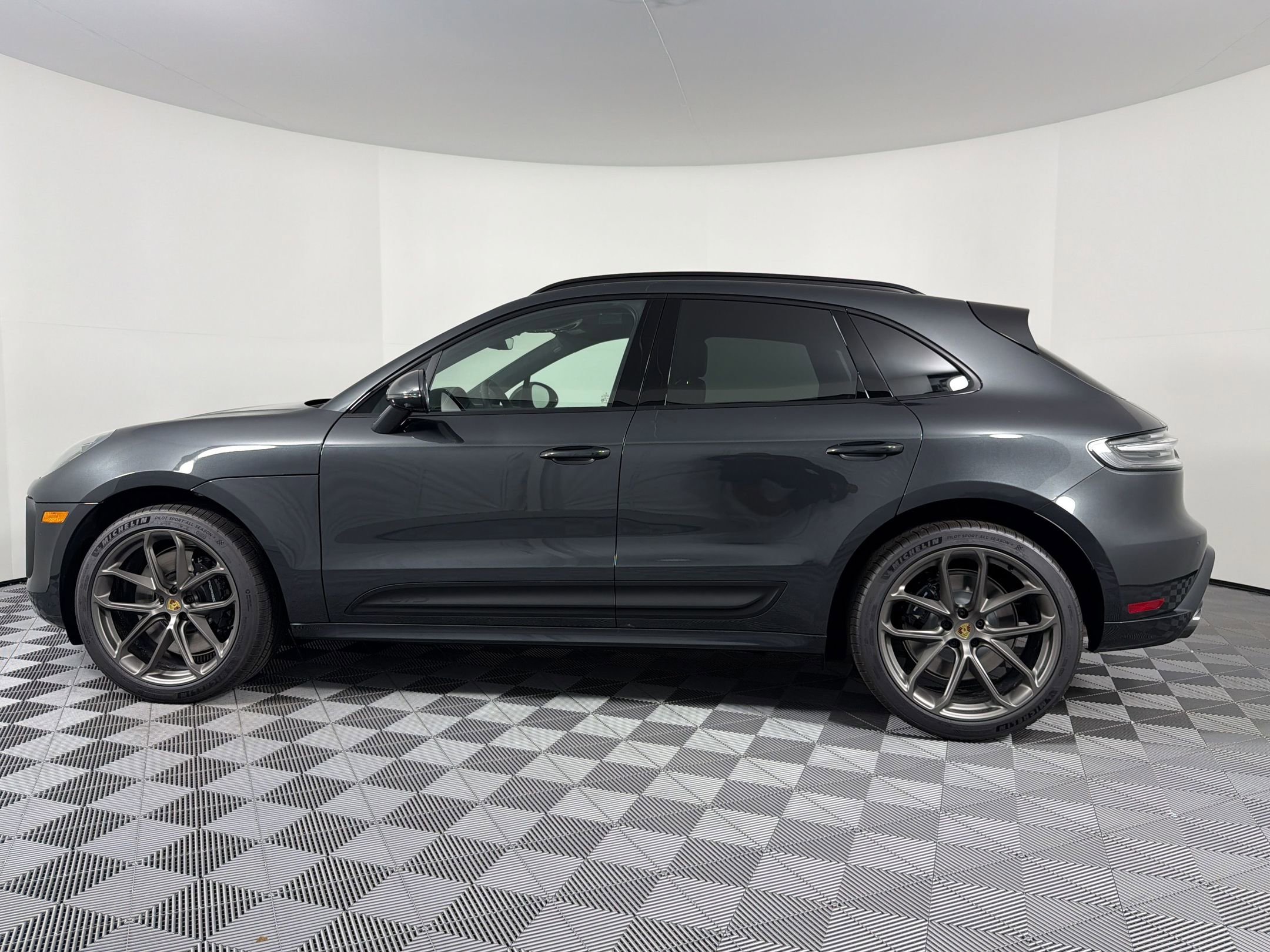 New 2026 Porsche Macan GTS AWD/4WD image 2