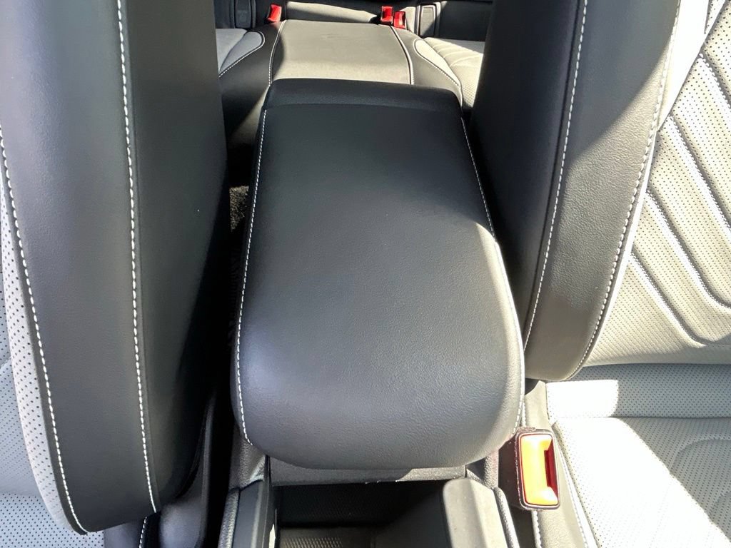 Certified 2025 Volkswagen Tiguan SE R-Line FWD image 45