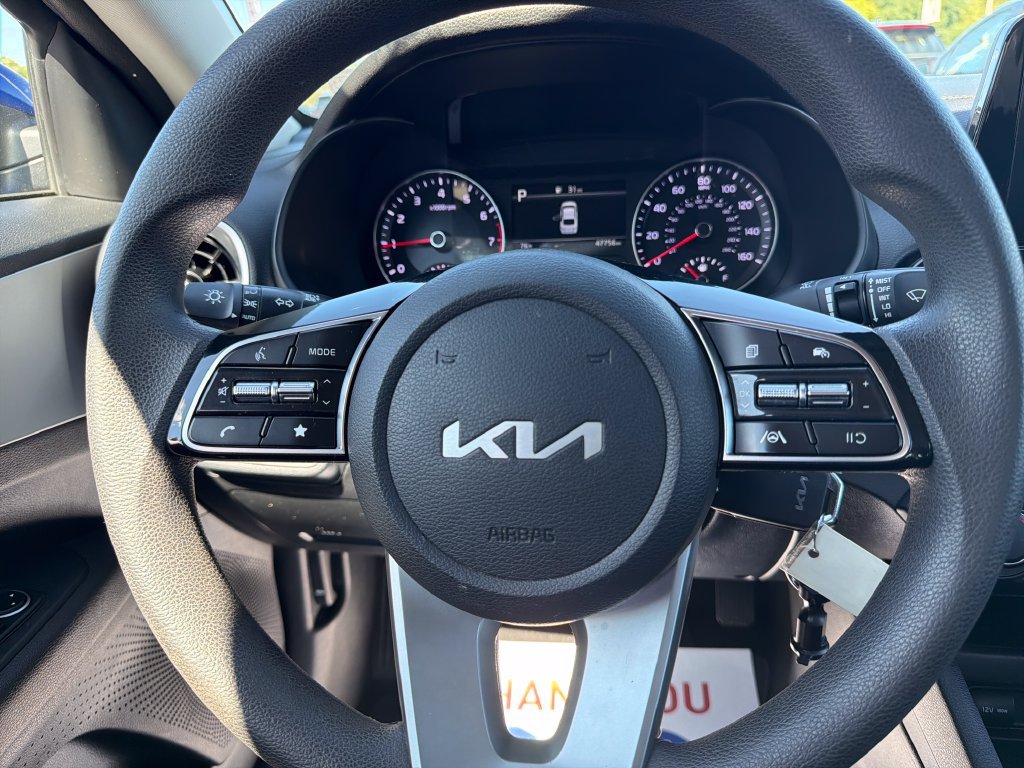 Used 2022 Kia Forte LXS w/ LXS Technology Package FWD image 20