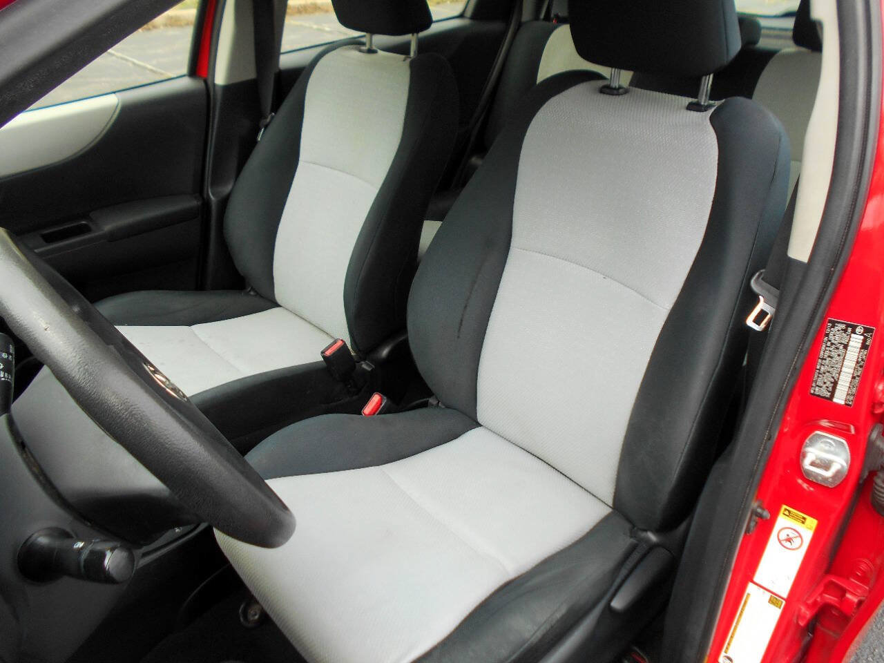 Used 2014 Toyota Yaris L FWD image 10