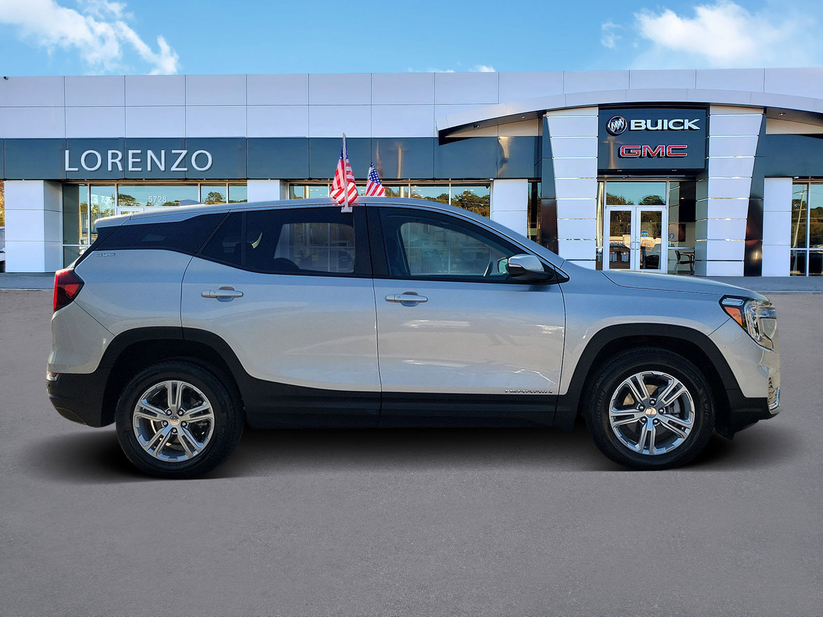 Used 2022 GMC Terrain SLE image 4