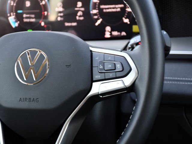 New 2026 Volkswagen Tiguan SE AWD/4WD image 22
