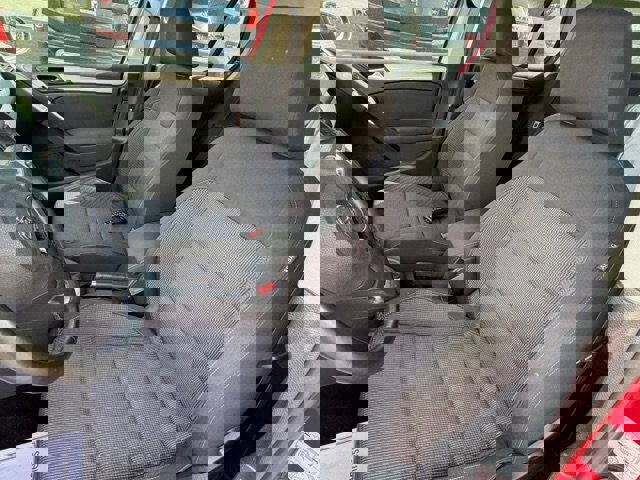 Used 2013 Volkswagen Golf 4-Door FWD image 10