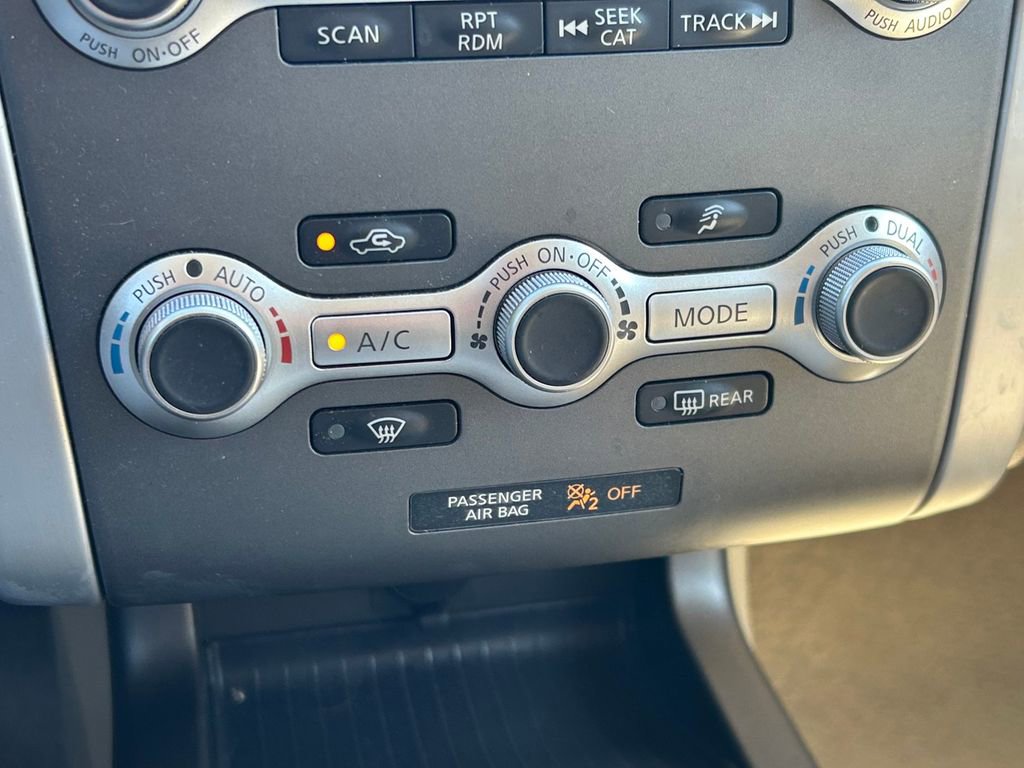 Used 2014 Nissan Murano SV w/ Value Package image 26