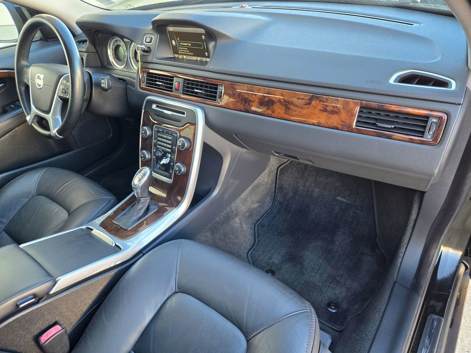 Used 2013 Volvo XC70 3.2 image 2