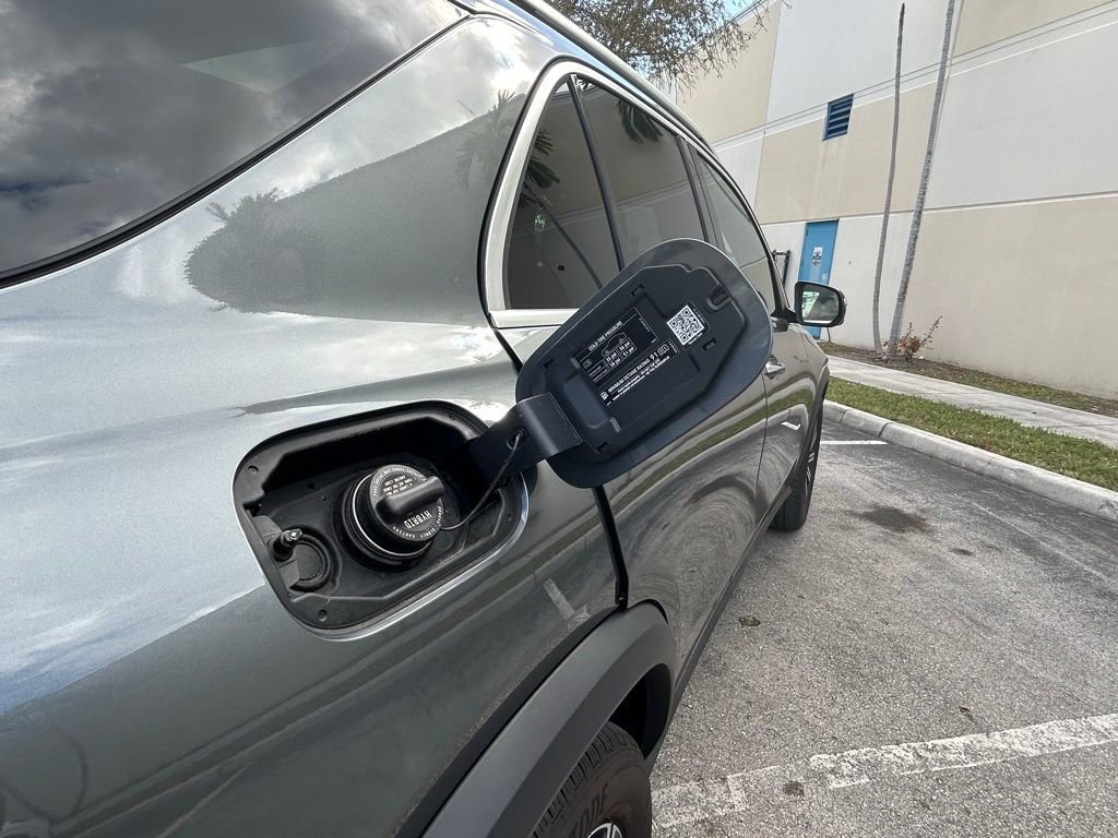 Used 2025 Mercedes-Benz GLE 450e 4MATIC image 36