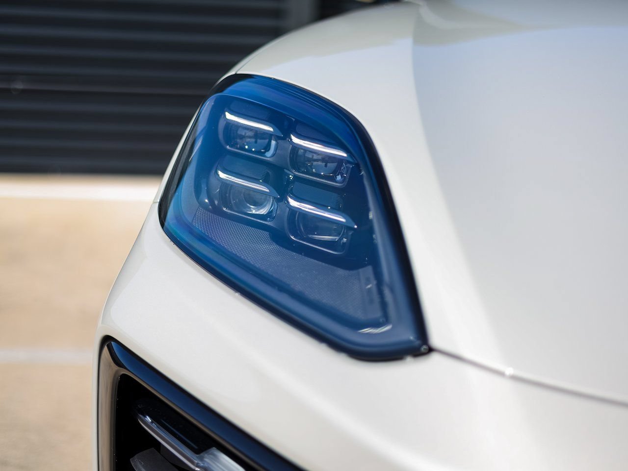 New 2026 Porsche Cayenne E-Hybrid Coupe AWD/4WD image 13