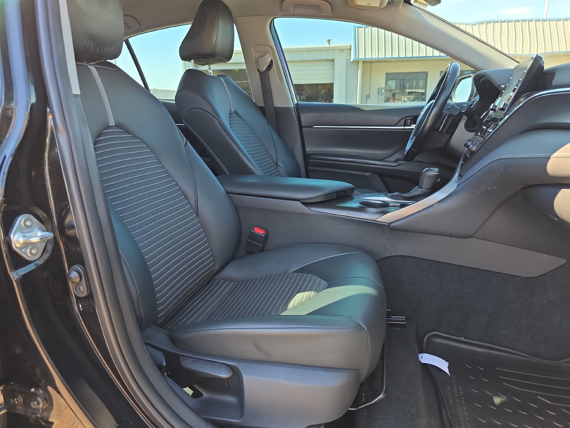 Used 2023 Toyota Camry SE w/ Convenience Package FWD image 14