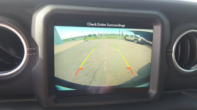 Used 2019 Jeep Wrangler Unlimited Sahara AWD/4WD image 20