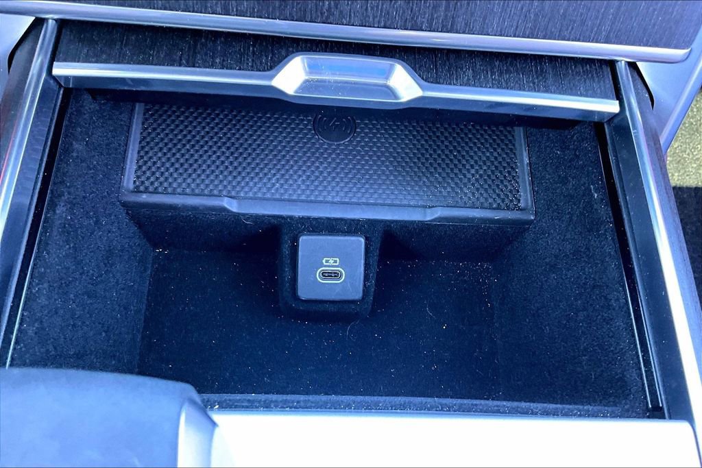 Used 2025 Land Rover Range Rover SE image 15