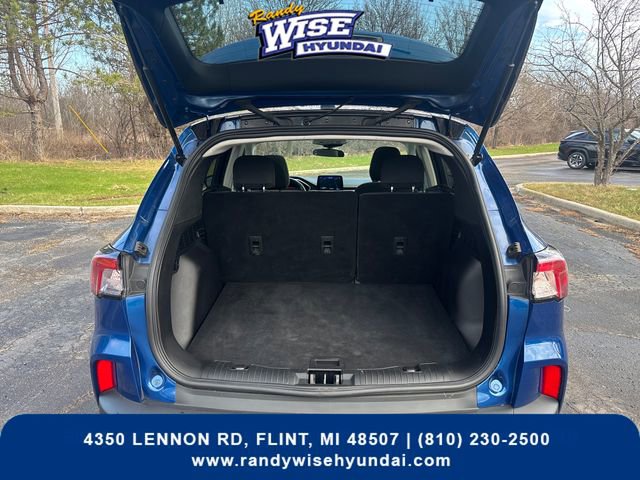 Used 2022 Ford Escape SE w/ Cold Weather Package image 27
