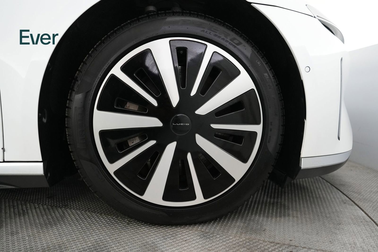 Used 2023 Lucid Air Touring image 20