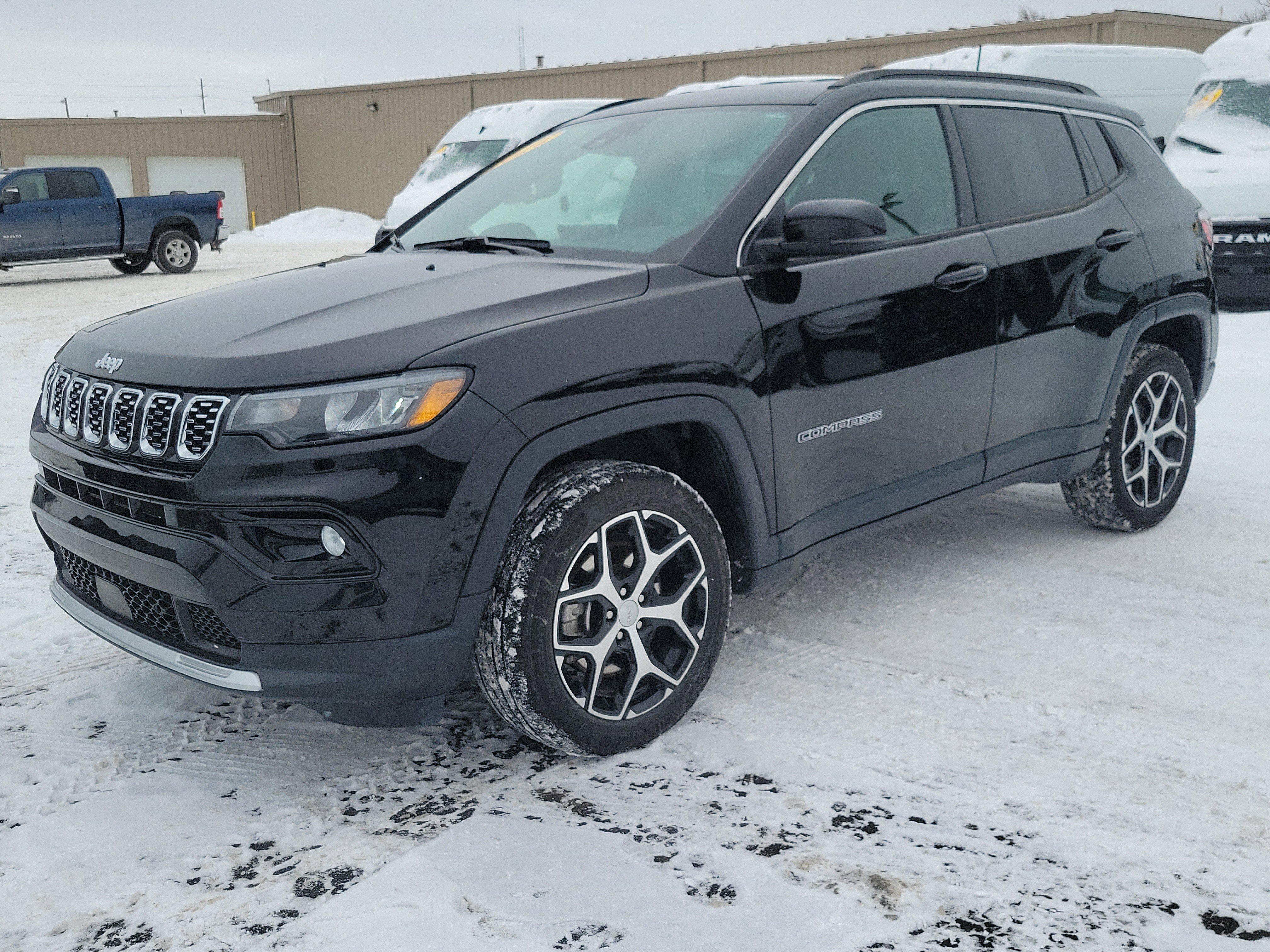 Used 2024 Jeep Compass Limited image 2