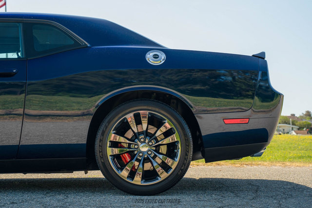 Used 2013 Dodge Challenger SRT8 w/ Harman Kardon Audio Group RWD image 5