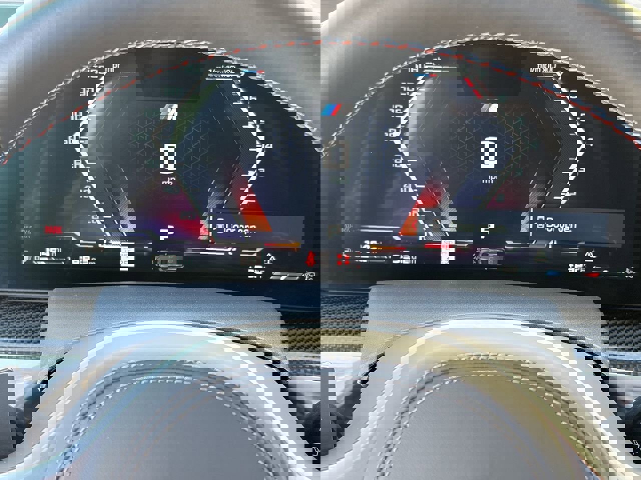 Used 2025 BMW X7 M60i image 25