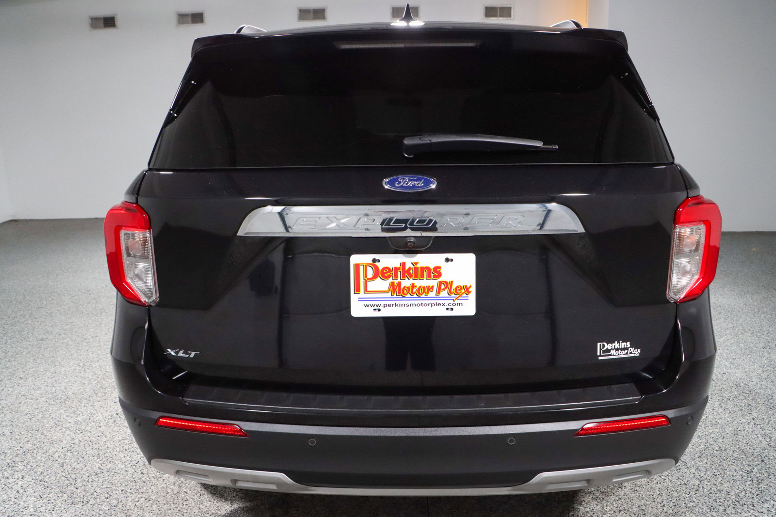 Used 2023 Ford Explorer XLT w/ Equipment Group 202A RWD image 8