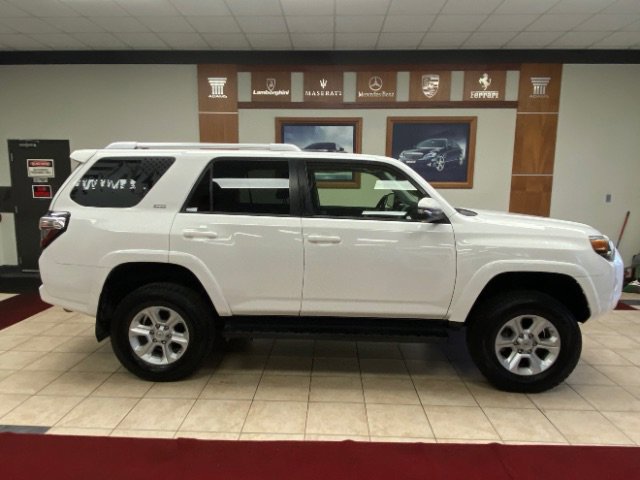 Used 2018 Toyota 4Runner SR5 Premium AWD/4WD image 2