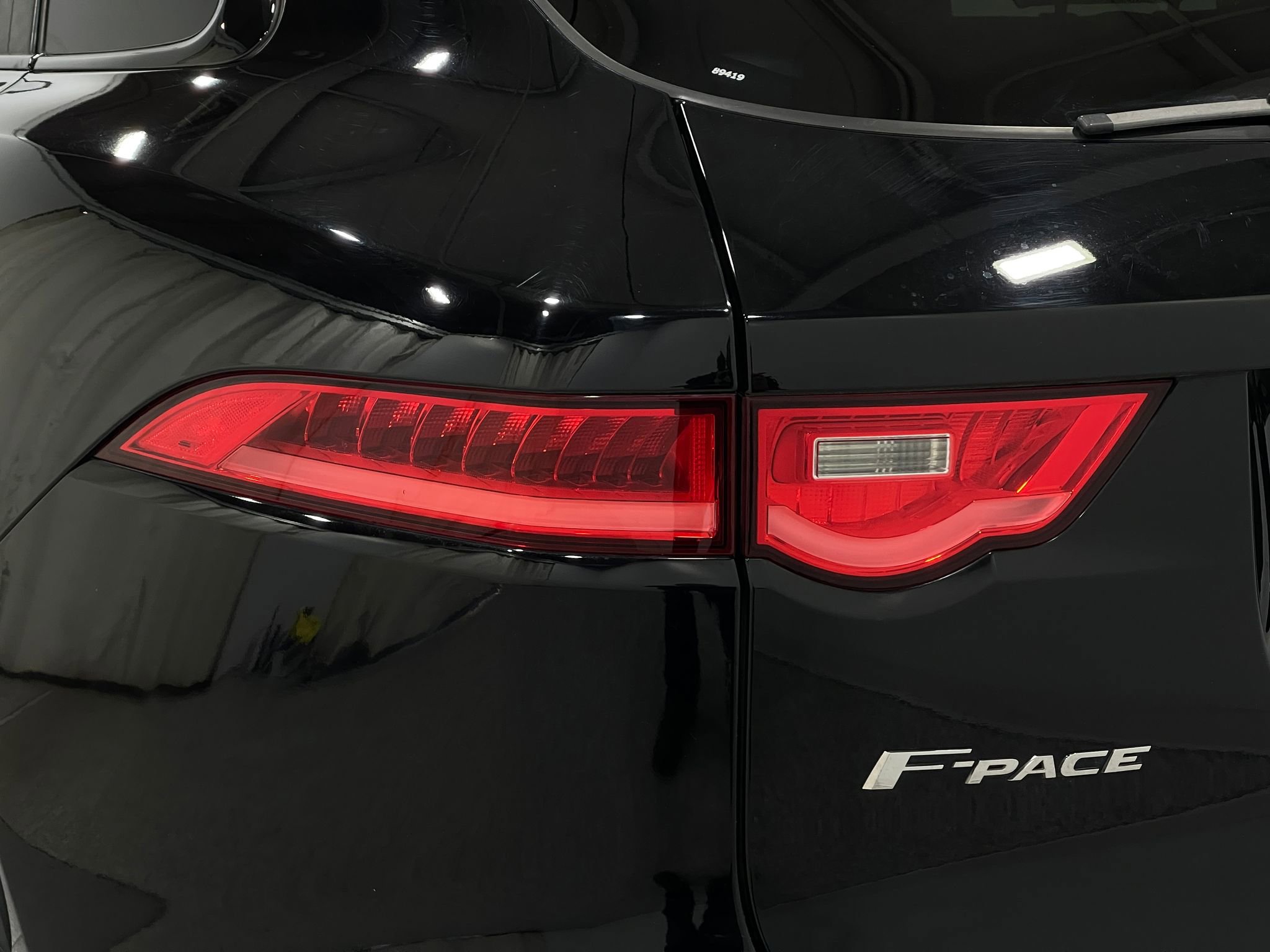 Used 2017 Jaguar F-PACE R-Sport image 33