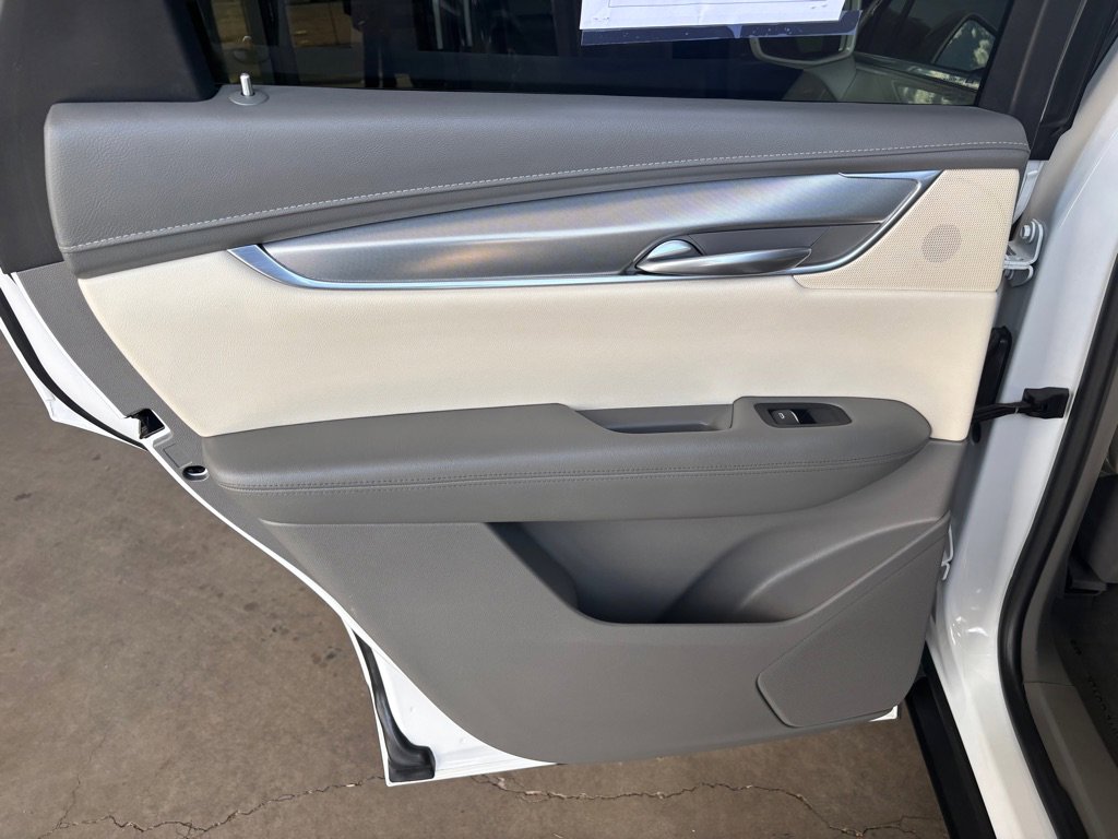 Used 2017 Cadillac XT5 Luxury w/ Driver Awareness Package FWD image 30