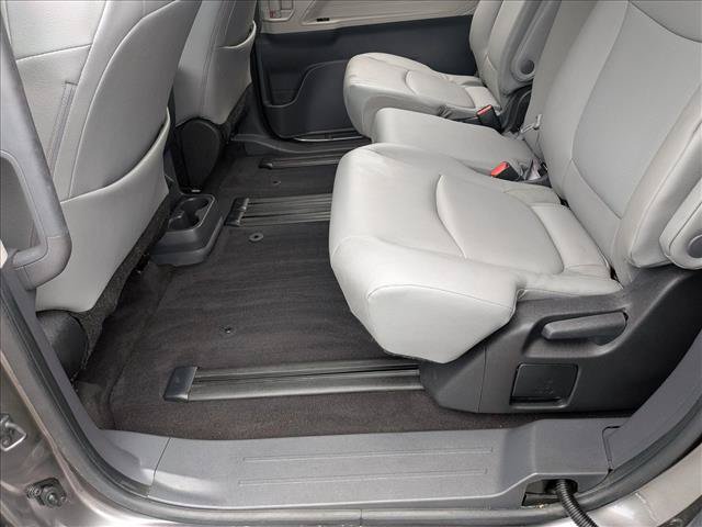 Certified 2022 Toyota Sienna XLE FWD image 17