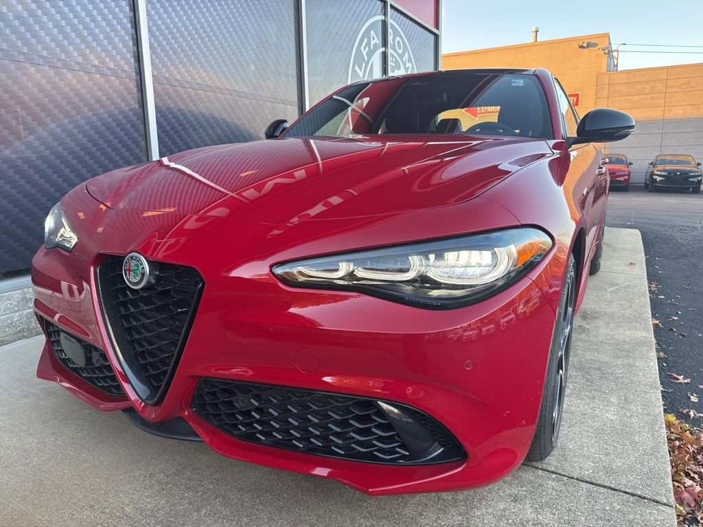 New 2025 Alfa Romeo Giulia AWD w/ Veloce Package AWD image 10