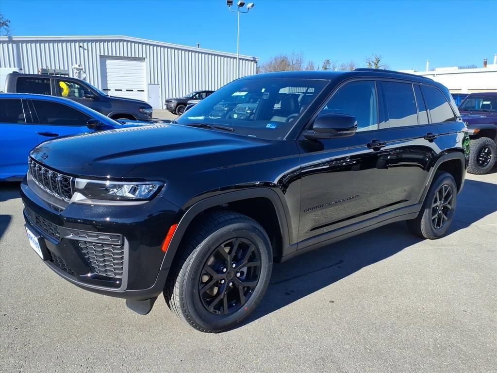 New 2026 Jeep Grand Cherokee Altitude image 8