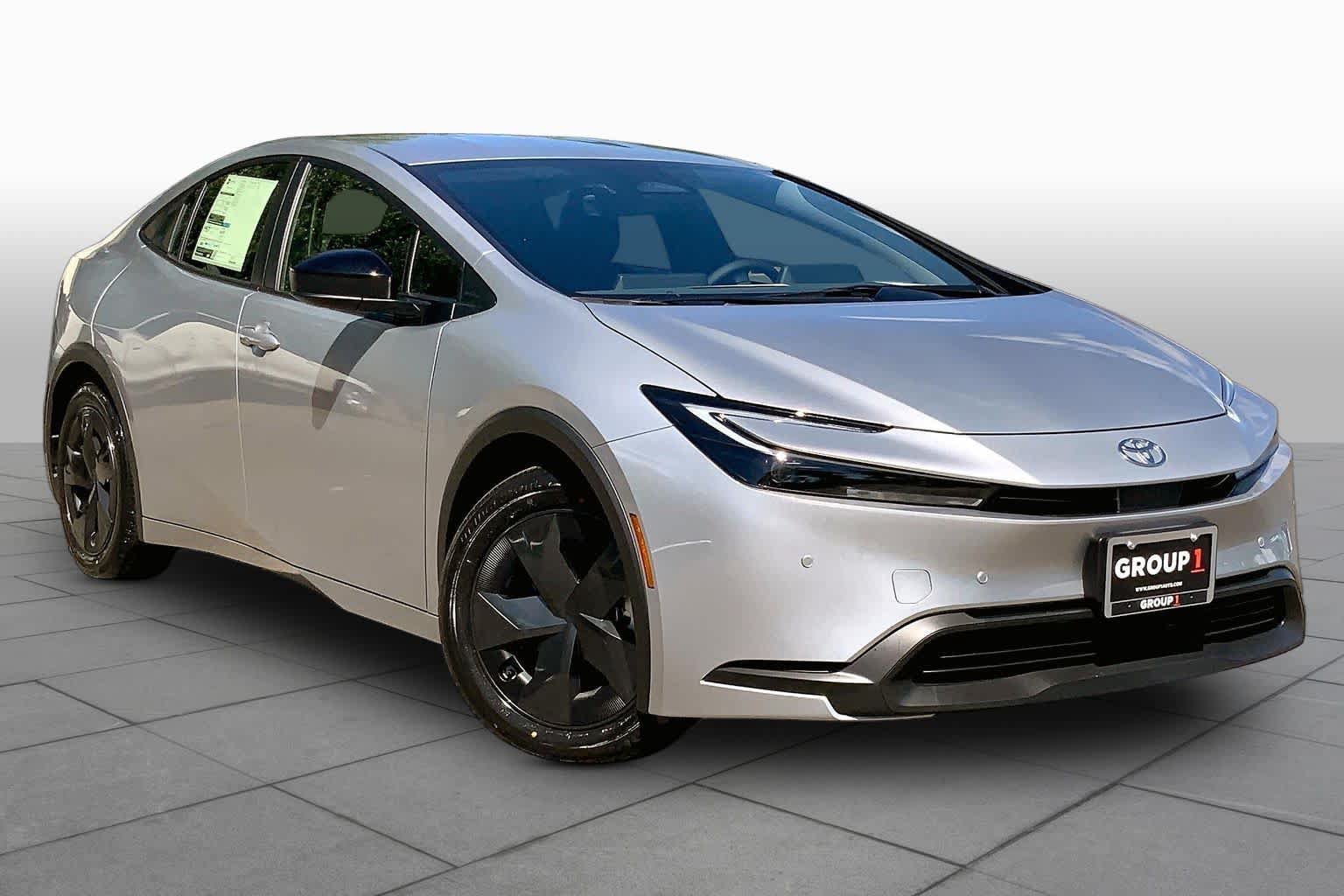 New 2026 Toyota Prius LE FWD image 2