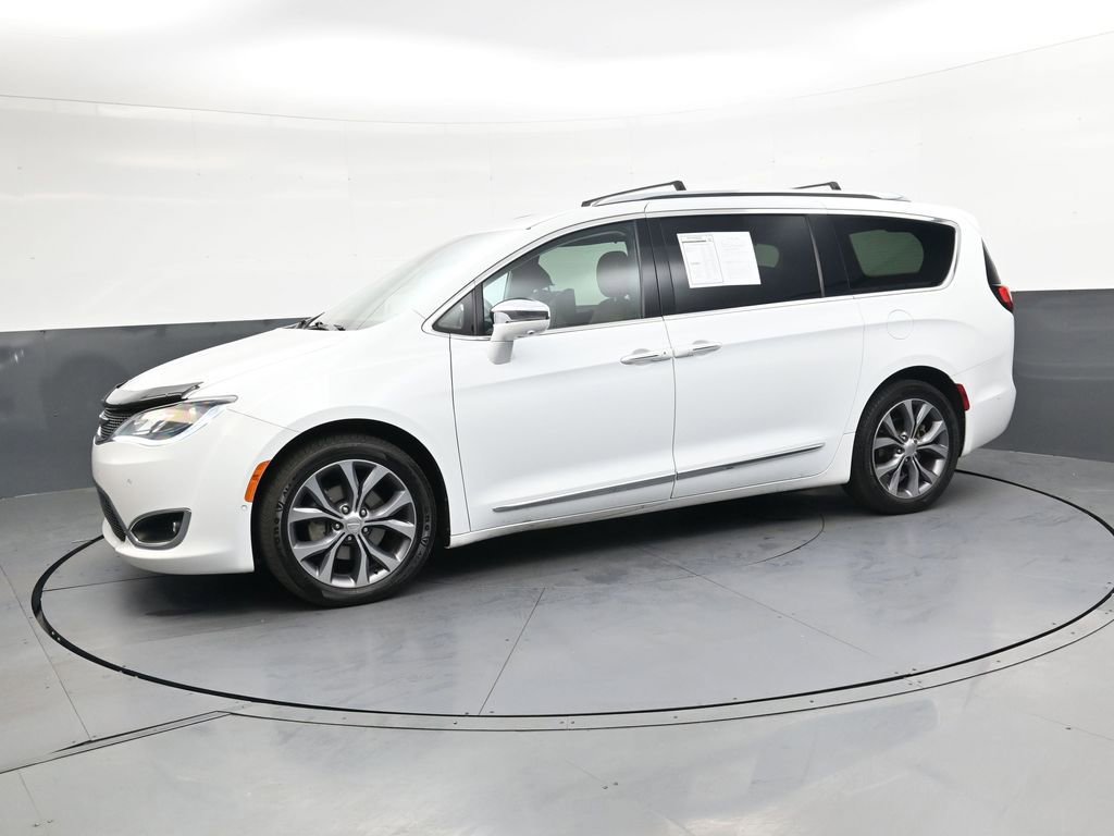 Used 2017 Chrysler Pacifica Limited FWD image 8