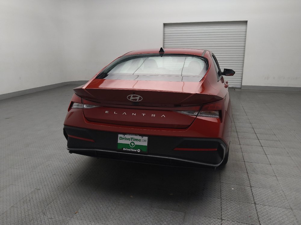Used 2025 Hyundai Elantra SE FWD image 7