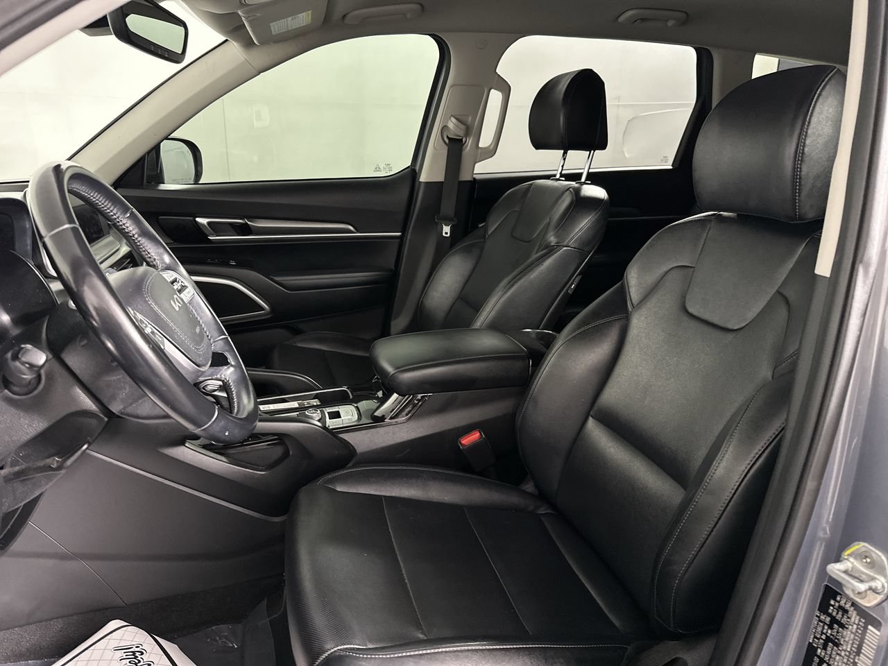 Used 2022 Kia Telluride LX FWD image 3
