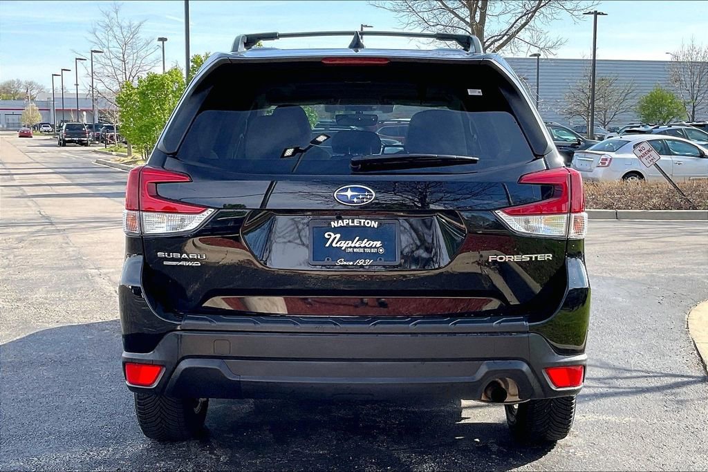 Used 2020 Subaru Forester Premium AWD/4WD image 3