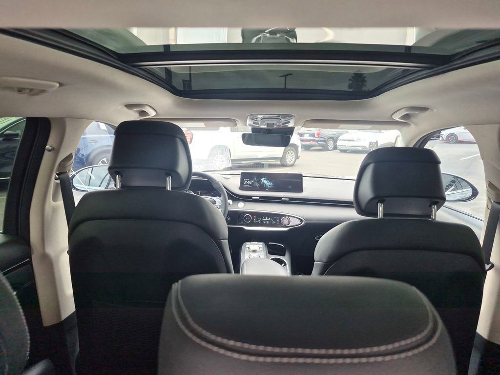 Used 2023 Genesis GV70 2.5T w/ Select Package image 38