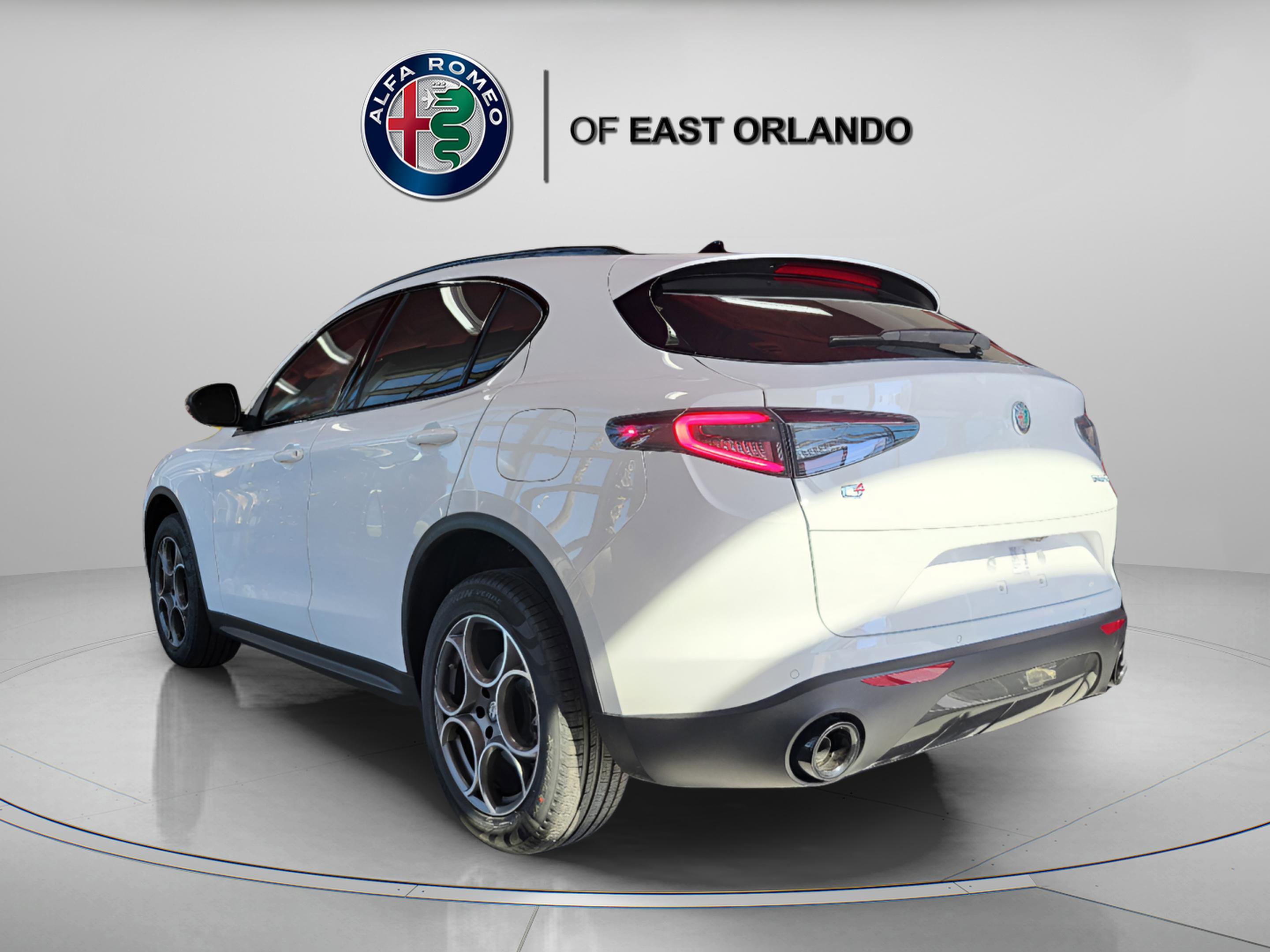 New 2025 Alfa Romeo Stelvio Sprint image 6