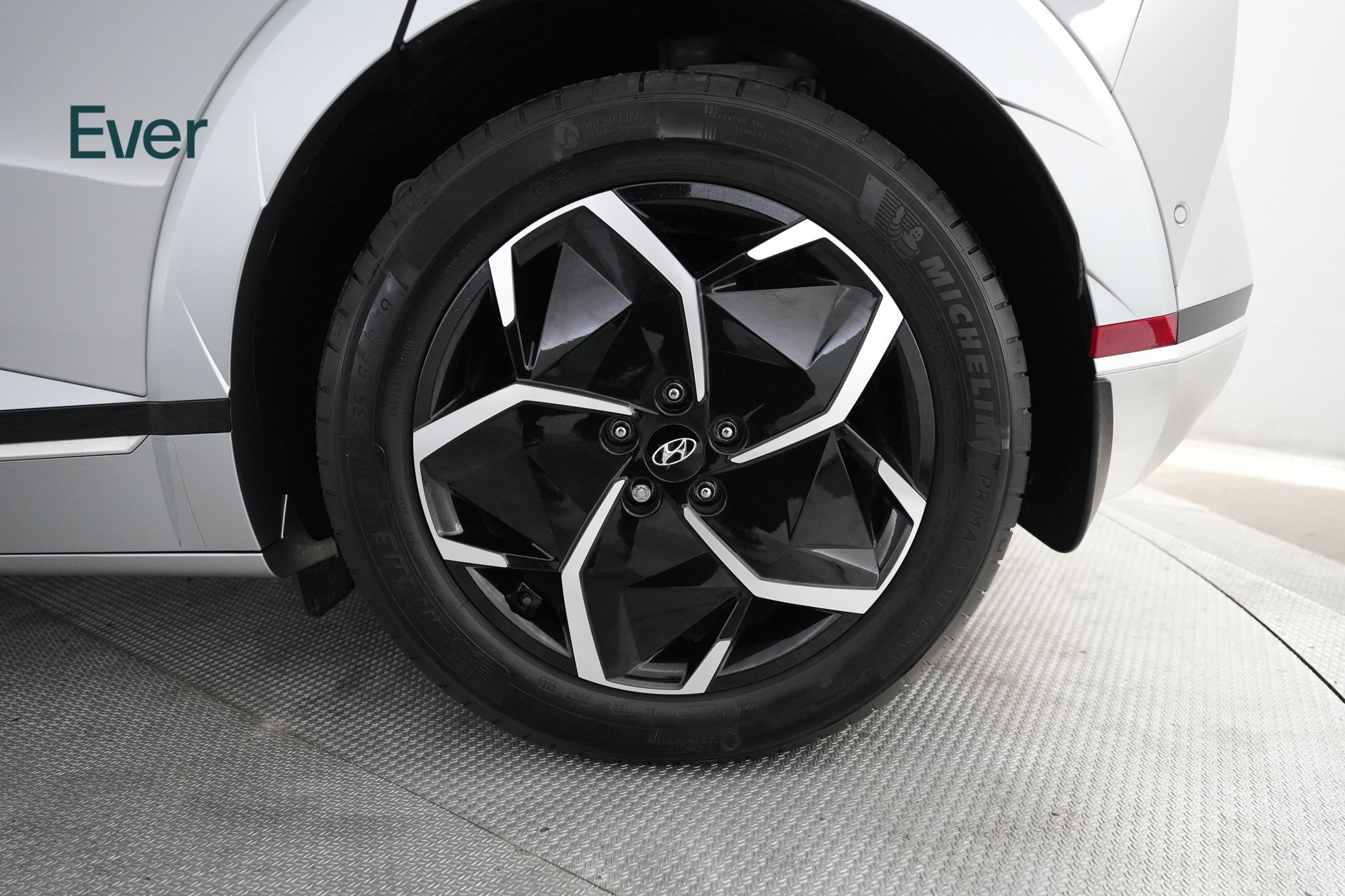 Used 2024 Hyundai Ioniq 5 Limited RWD image 9