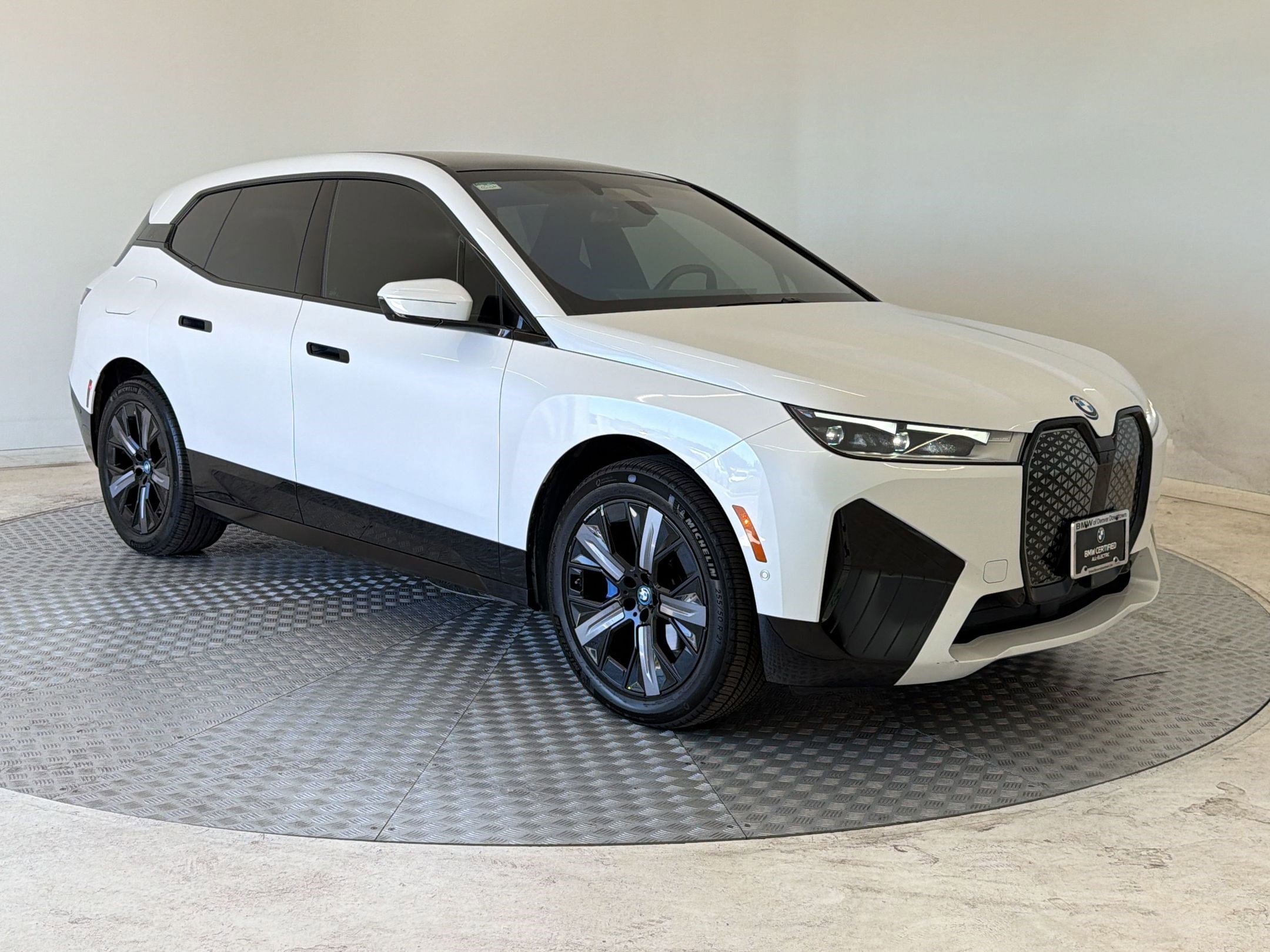 Certified 2024 BMW iX xDrive50 w/ Premium Package AWD/4WD image 7