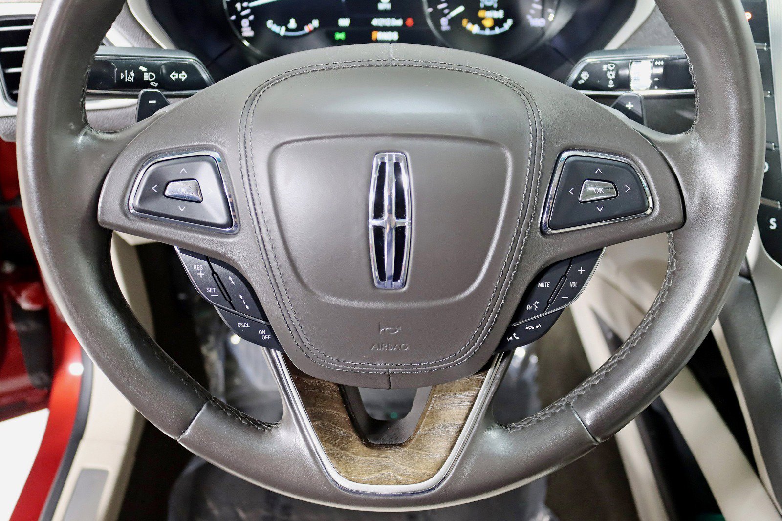 Used 2019 Lincoln MKZ Reserve image 16