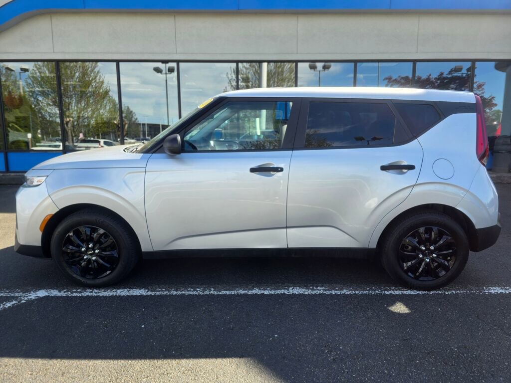 Used 2020 Kia Soul LX FWD image 2