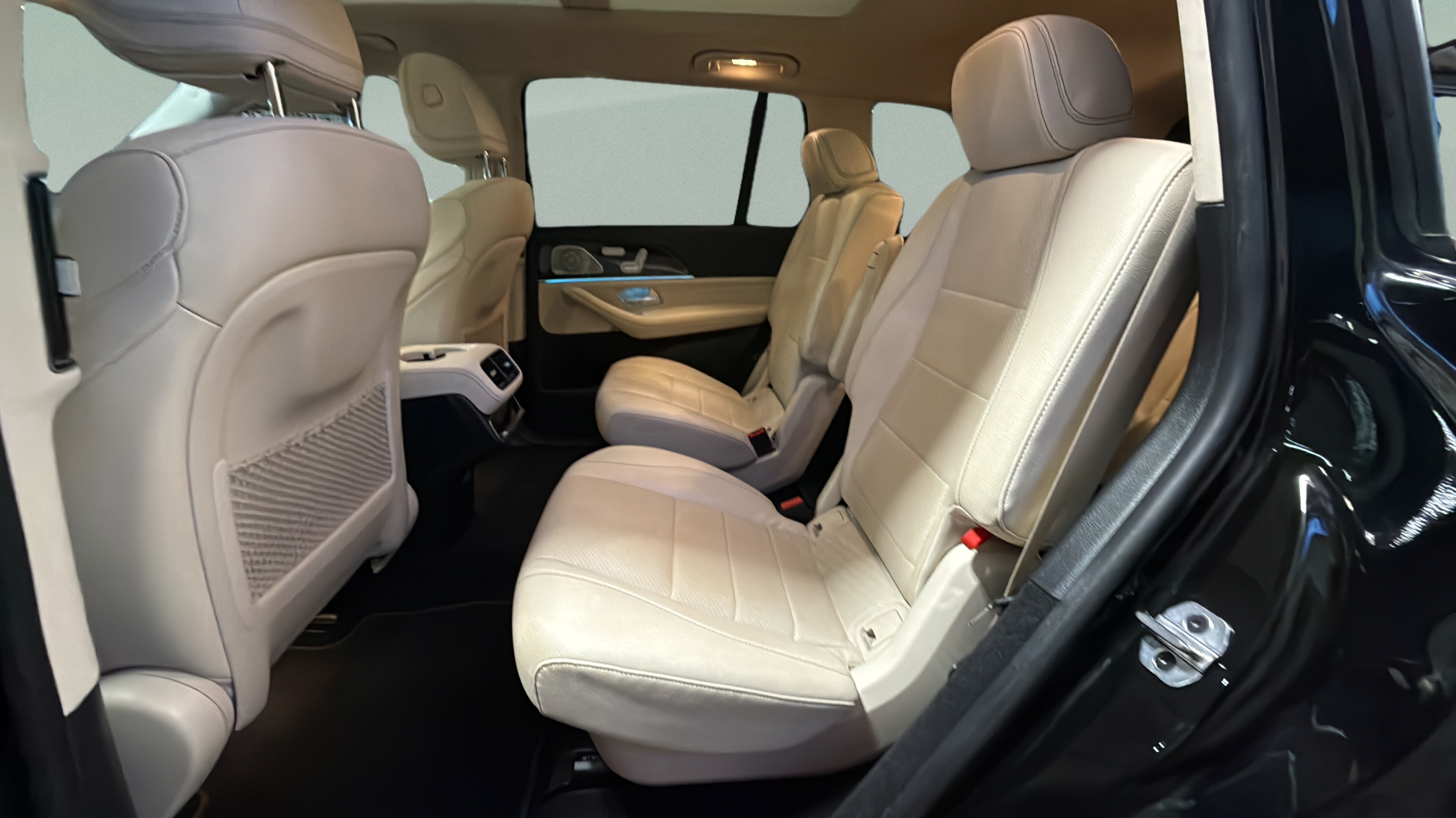 Used 2024 Mercedes-Benz GLS 450 4MATIC image 25