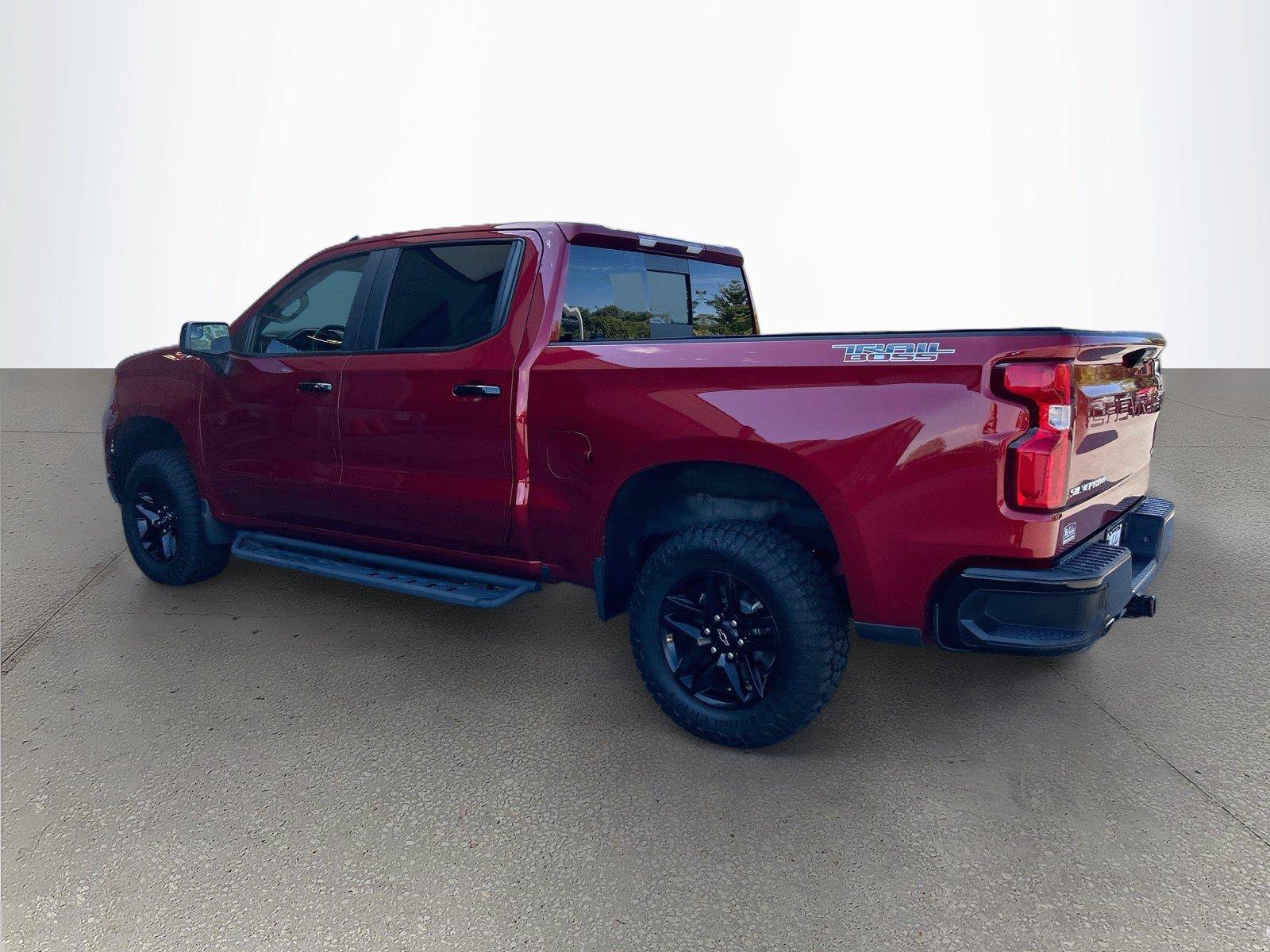 Used 2024 Chevrolet Silverado 1500 LT Trail Boss w/ Convenience Package II AWD/4WD image 6