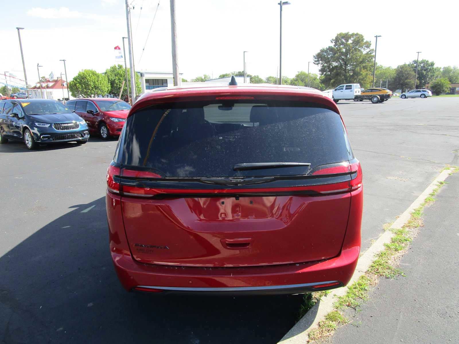 New 2026 Chrysler Pacifica Select FWD image 6