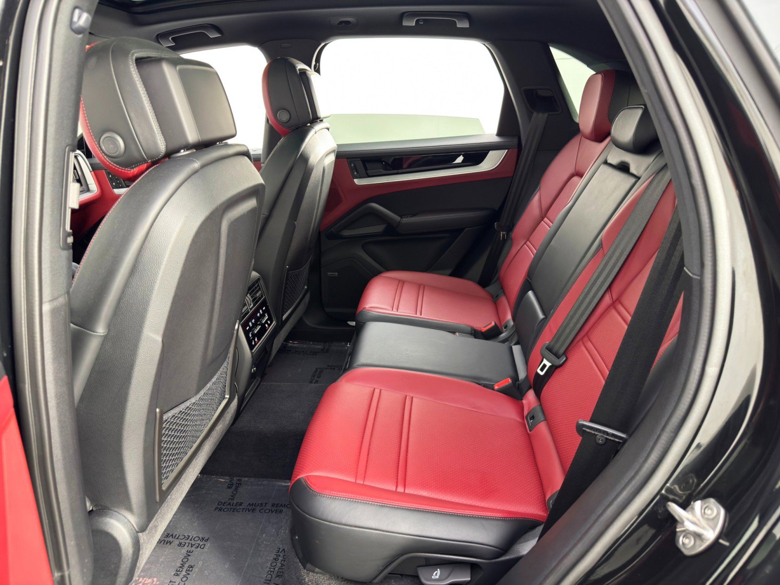 Used 2024 Porsche Cayenne image 44