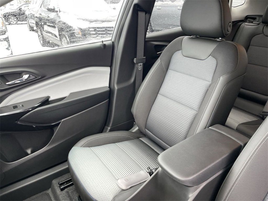 New 2026 Chevrolet Trax LT w/ Sunroof Package image 24