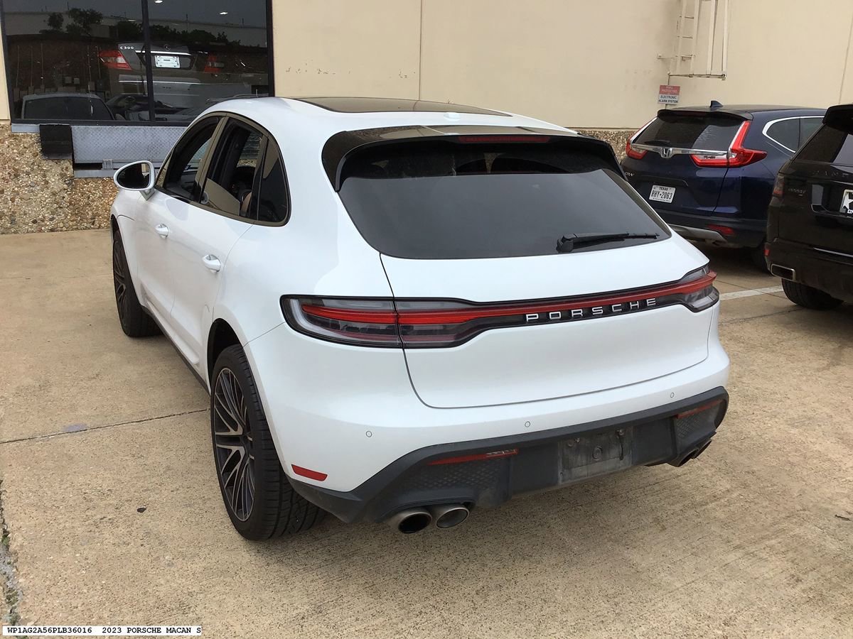 Used 2023 Porsche Macan S AWD/4WD image 3