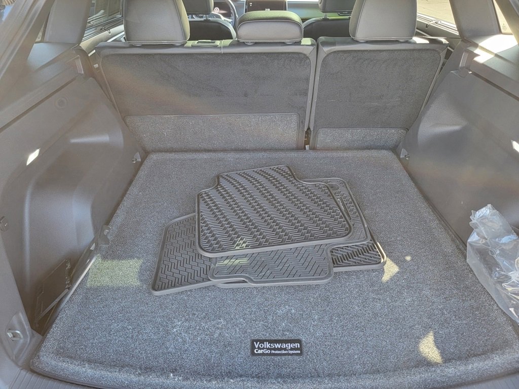 Used 2024 Volkswagen Atlas Cross Sport SEL R-Line image 14